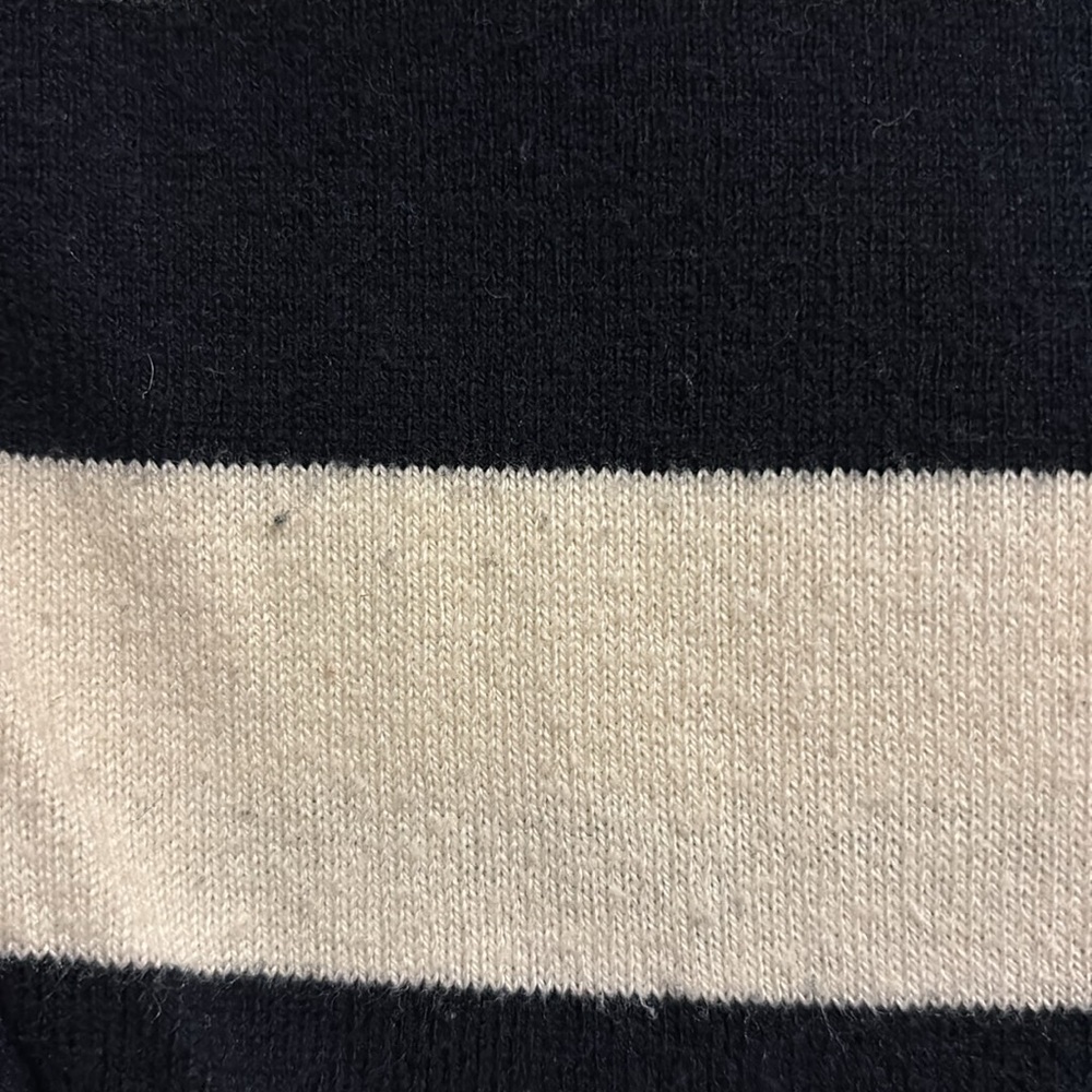Striped Abercrombie and Fitch sweater - Picture 3 of 3